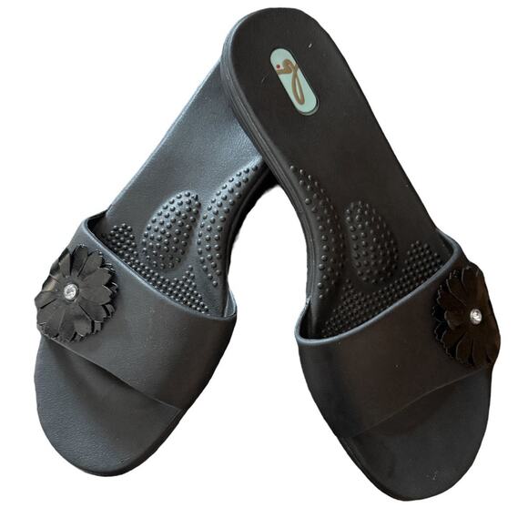 Oka-b Slide Sandals Womens M/L Licorice Black Flat Flower Crystal Accent - Picture 1 of 6